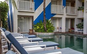 Bliss Surfer Hotel Bali